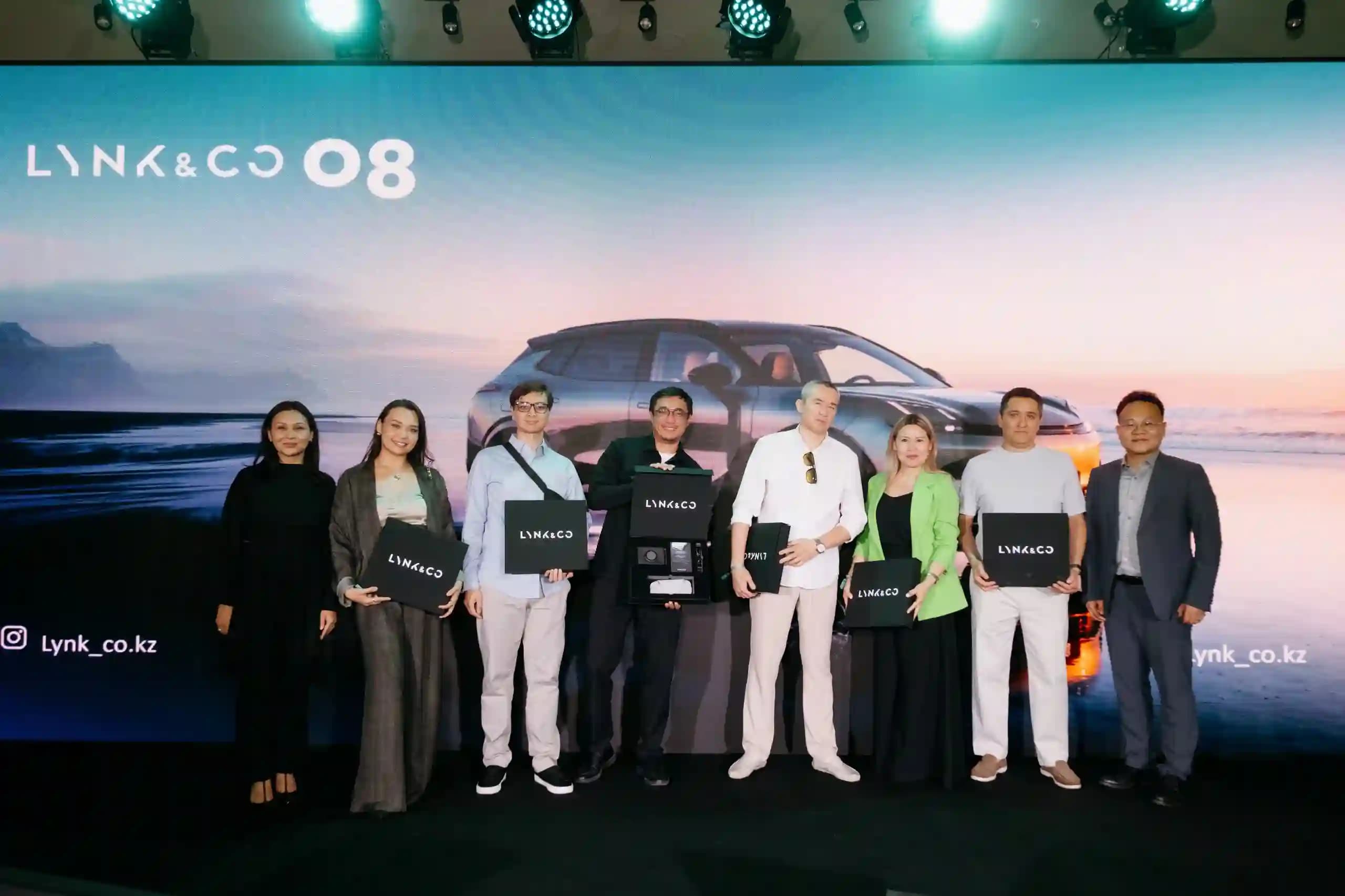 Презентация Lynk & Co 08 EM-P в Казахстане