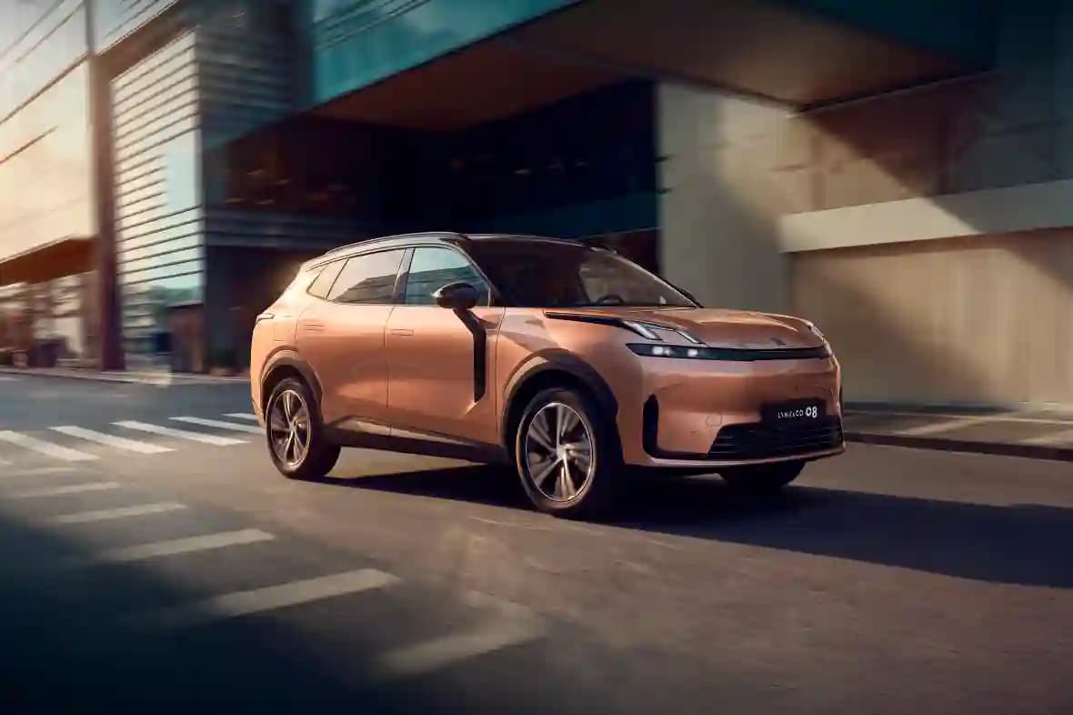 Lynk & Co 08 EM-P, вид сзади