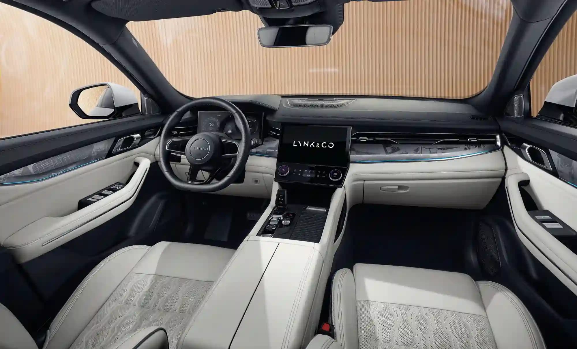 Интерьер Lynk & Co 09